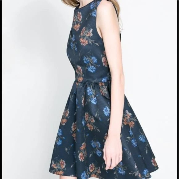 Zara Criss Cross Back Blue Floral Dress.  SZ M - Picture 5 of 5